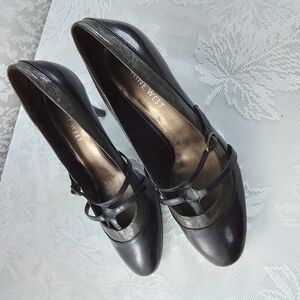 Nine West dark brown women's heels with adjustable strap size 6M